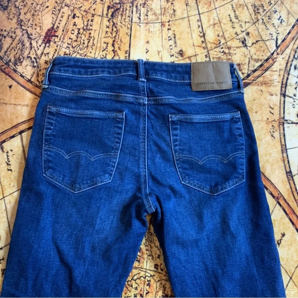 American Eagle Medium Dark Wash Slim Straight Jeans 30”x32”